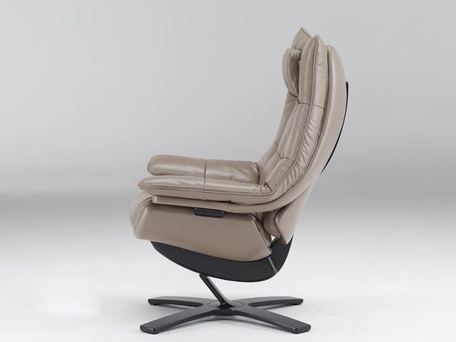 Natuzzi Re-Vive Quilted King Recliner & Footstool - Image 3