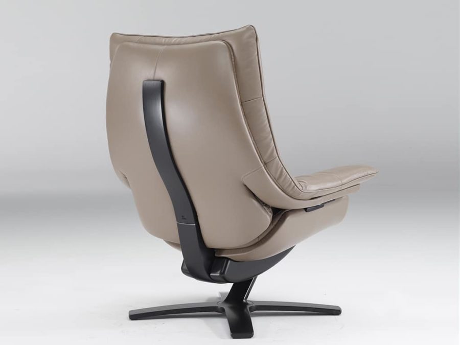 Natuzzi Re-Vive Quilted King Recliner & Footstool - Image 4