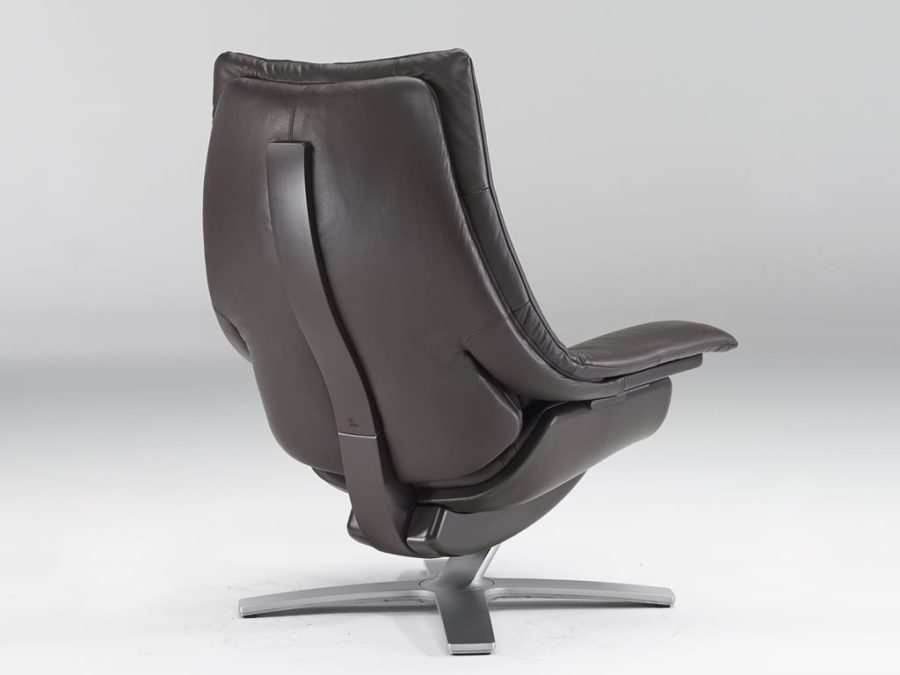 Natuzzi Re-Vive Casual Queen Recliner Brown - Image 5