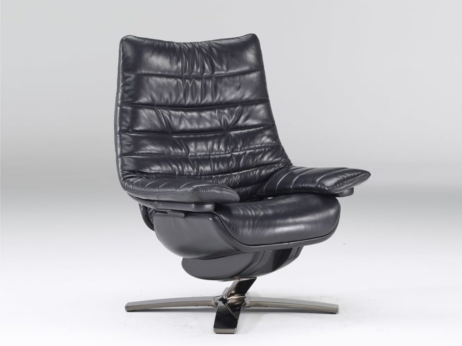 Natuzzi Re-Vive Lounge Queen Size Recliner White 10FV