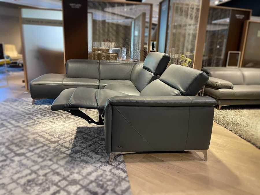 Natuzzi Editions Trionfo C074 Sectional Showroom Side View Reclined