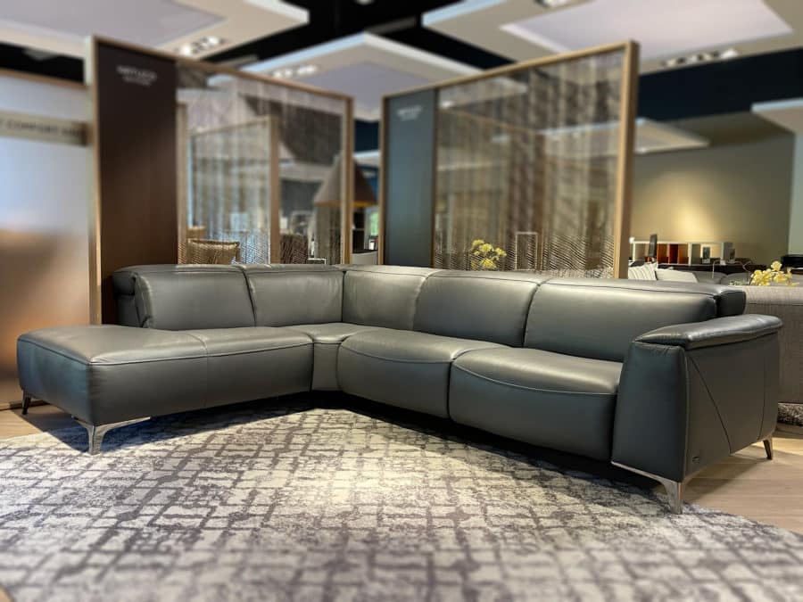 Natuzzi Editions Trionfo C074 Sectional Showroom View 2
