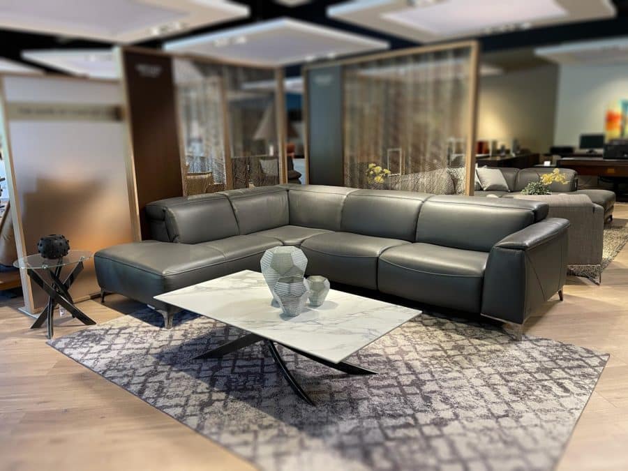 Natuzzi Editions Trionfo C074 Sectional Showroom View