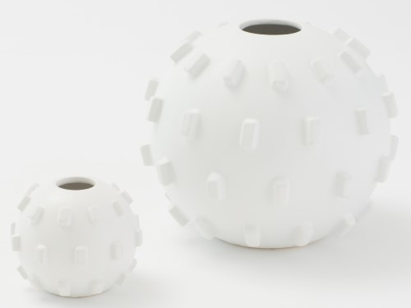 Global Views Large Thielo Vase-White