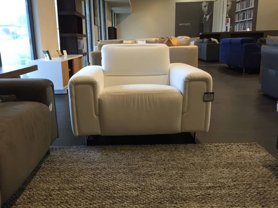 Pinnacle M9 Armchair with Electric Recliner - Image 3