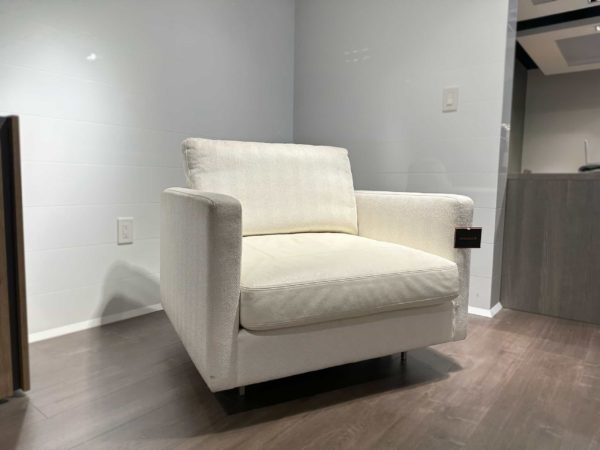 Pinnacle In-Flight Chair White