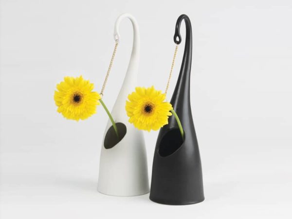 Global Views Daisy Chain Vase-Black