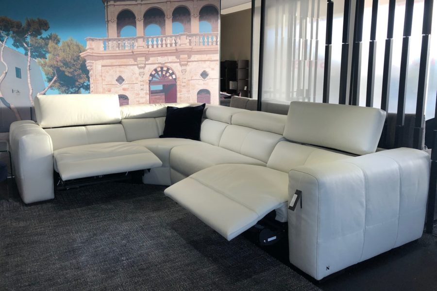 Natuzzi Italia Balance Power Reclining Sectional - Image 3