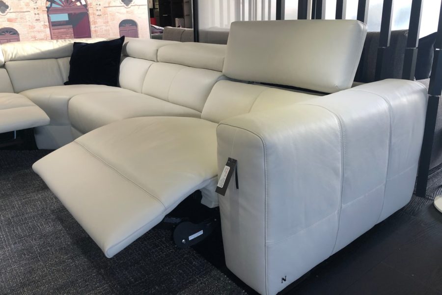 Natuzzi Italia Balance Power Reclining Sectional - Image 5