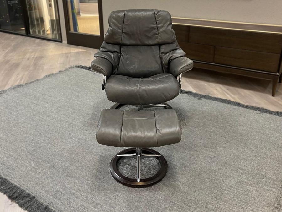 Stressless® Reno Signature Large Grey Front View