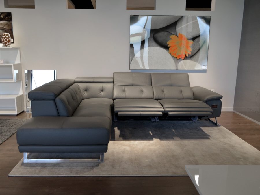 Estro Milano Arizona IS624 sectional dark grey showroom side view with recliners function