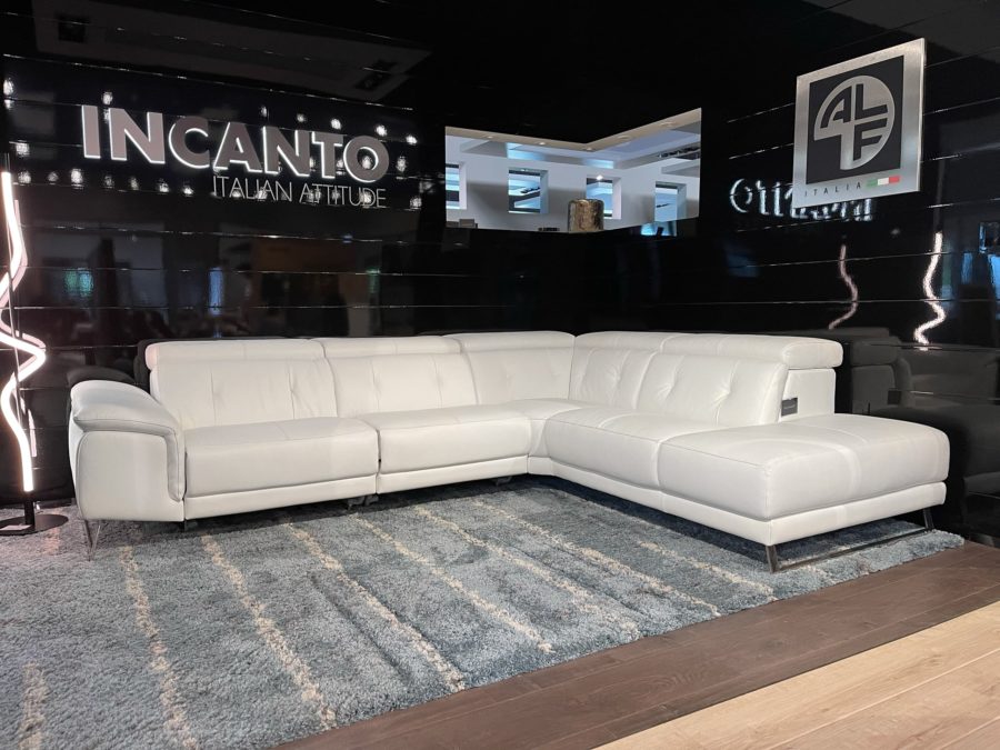 Estro Milano Arizona IS624 sectional white showroom view