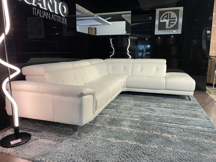 Estro Milano Arizona IS624 sectional white showroom side view