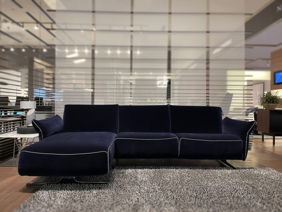 natuzzi italia milano sofa with chaise - room frontal view