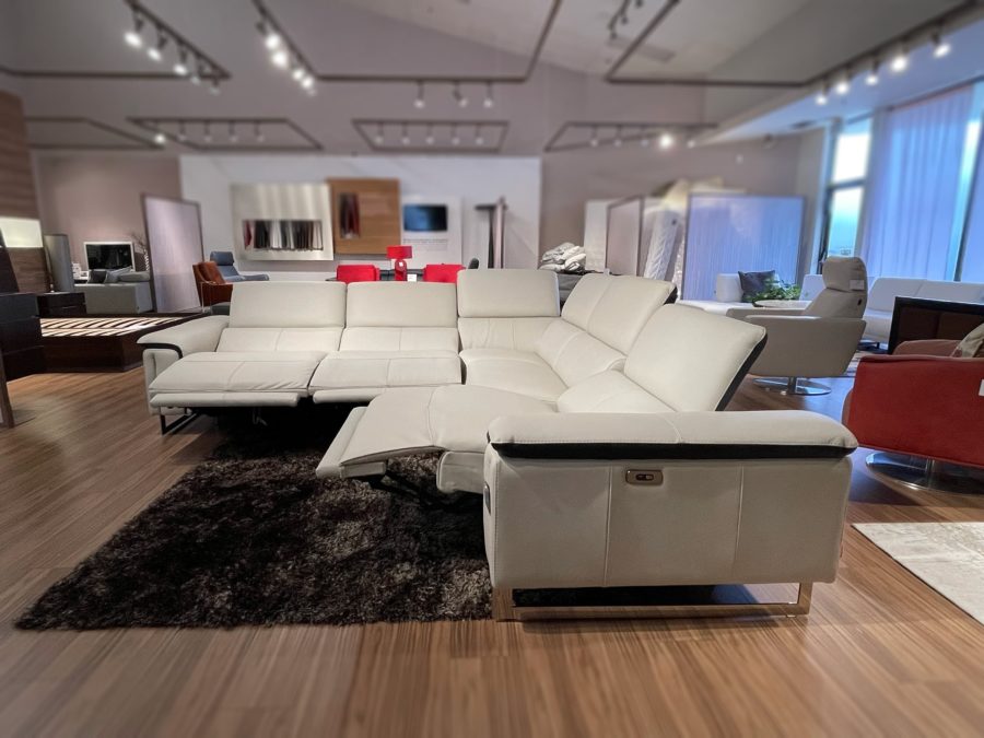 estro milano taylor IS531 sectional with recliners open showroom view