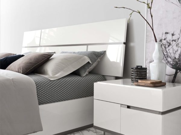 Alf Italia Artemide Bed and Nightstand close up view