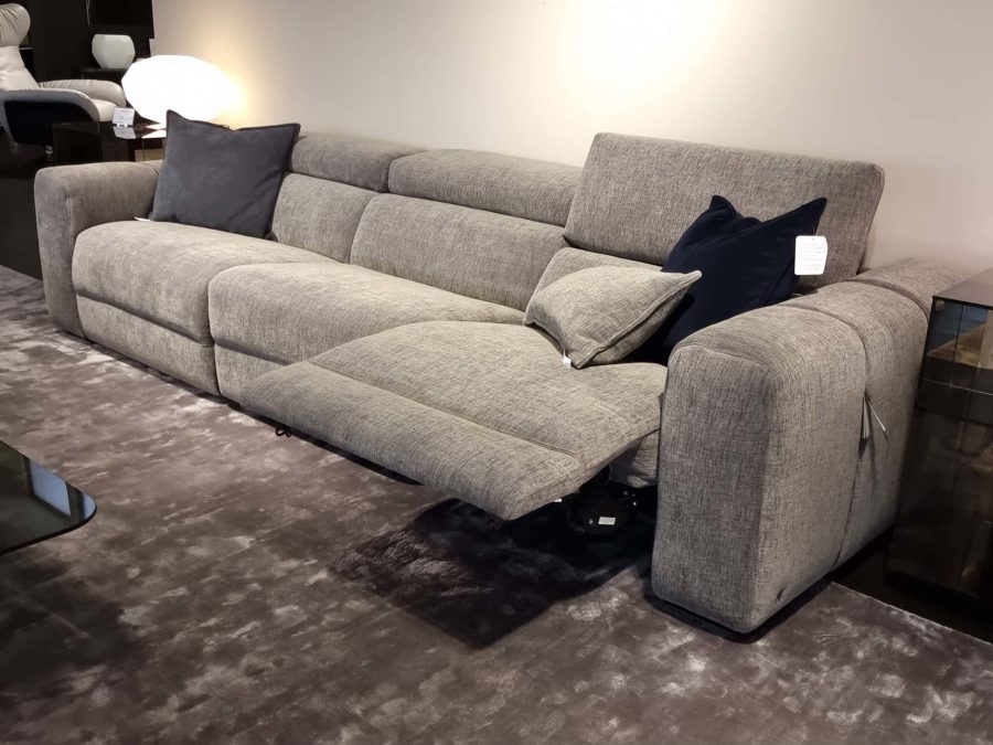 natuzzi italia balance sofa pegaso fabric warm grey - reclined seat closeup