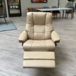 Stressless Mayfair Power Large Paloma Sand - front view