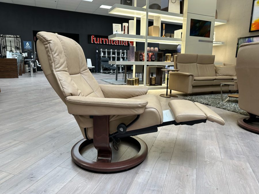 Stressless Mayfair Power Large Paloma Sand - side view