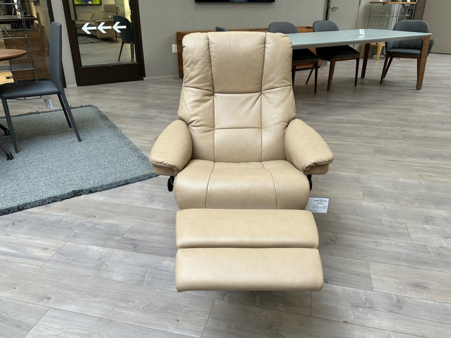 Stressless Mayfair Power Medium Paloma Sand - front view