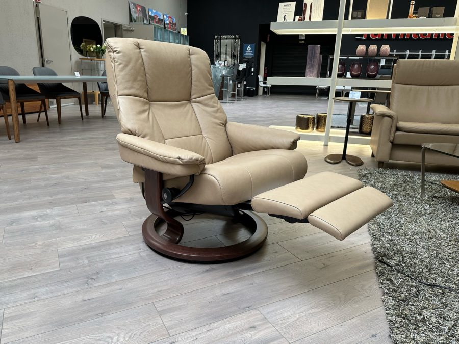 Stressless Mayfair Power Medium Paloma Sand - reclined position