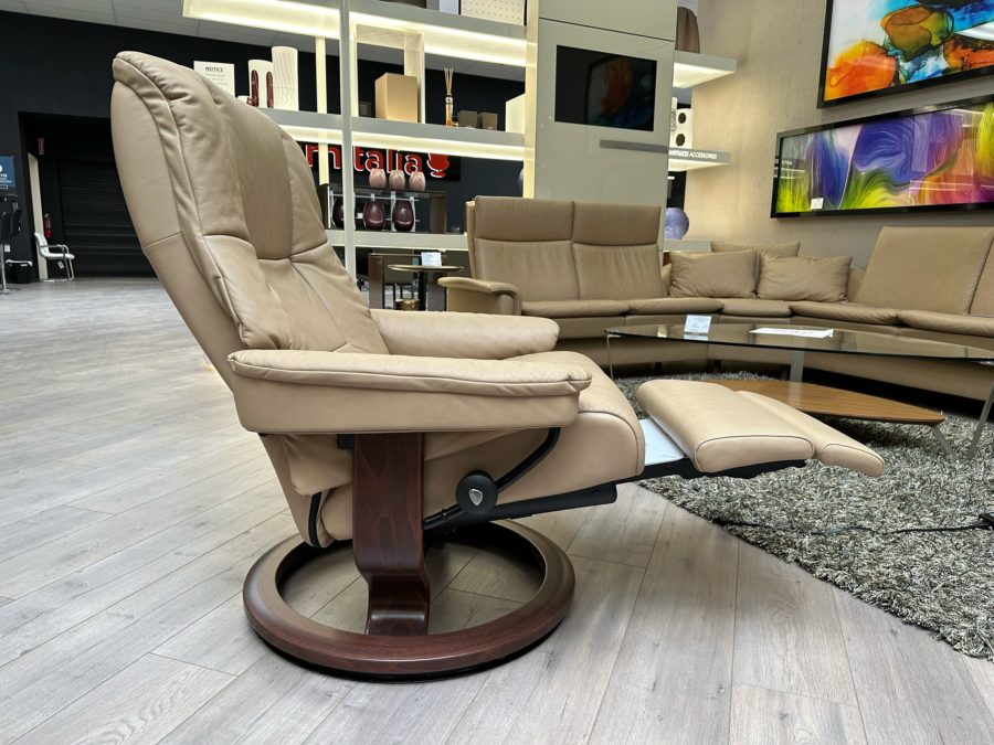 Stressless Mayfair Power Medium Paloma Sand - side view