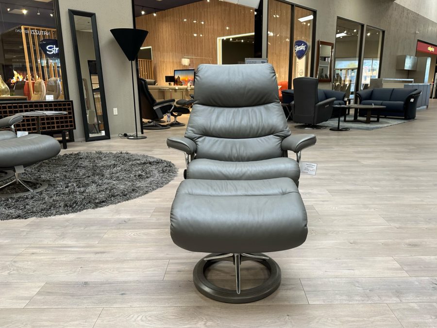 Stressless View Signature Base Large Paloma Metal Grey - front view