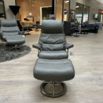 Stressless View Signature Base Medium Paloma Metal Grey - front view