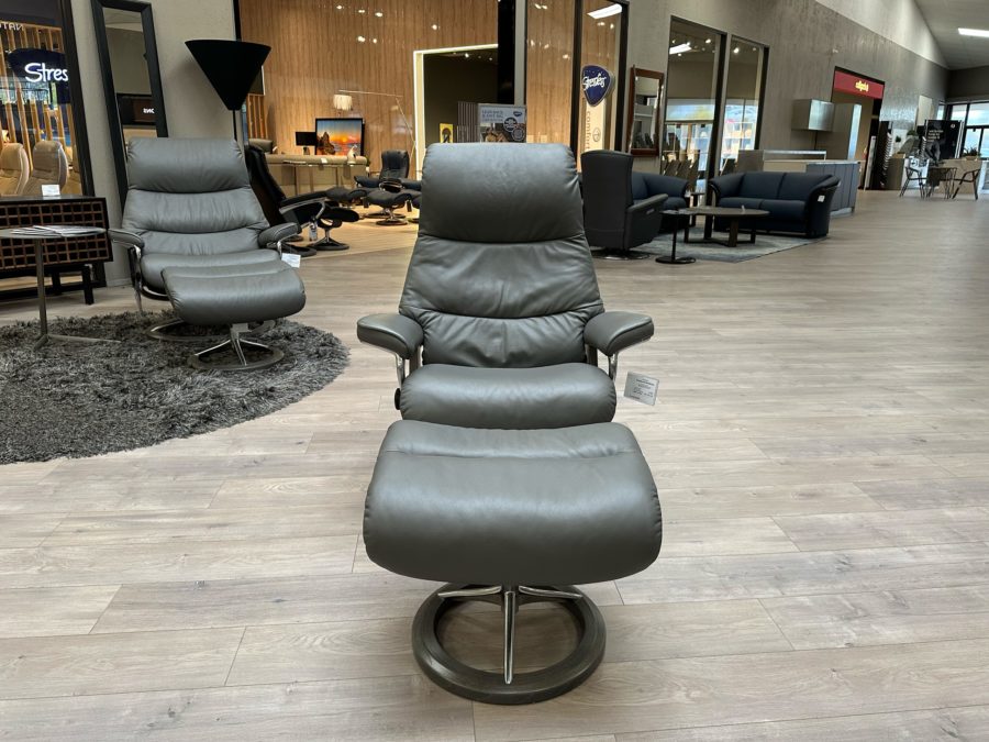 Stressless View Signature Base Medium Paloma Metal Grey - front view