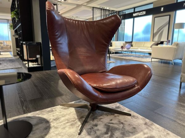 Natuzzi Italia Note Swivel Chair Burgundy