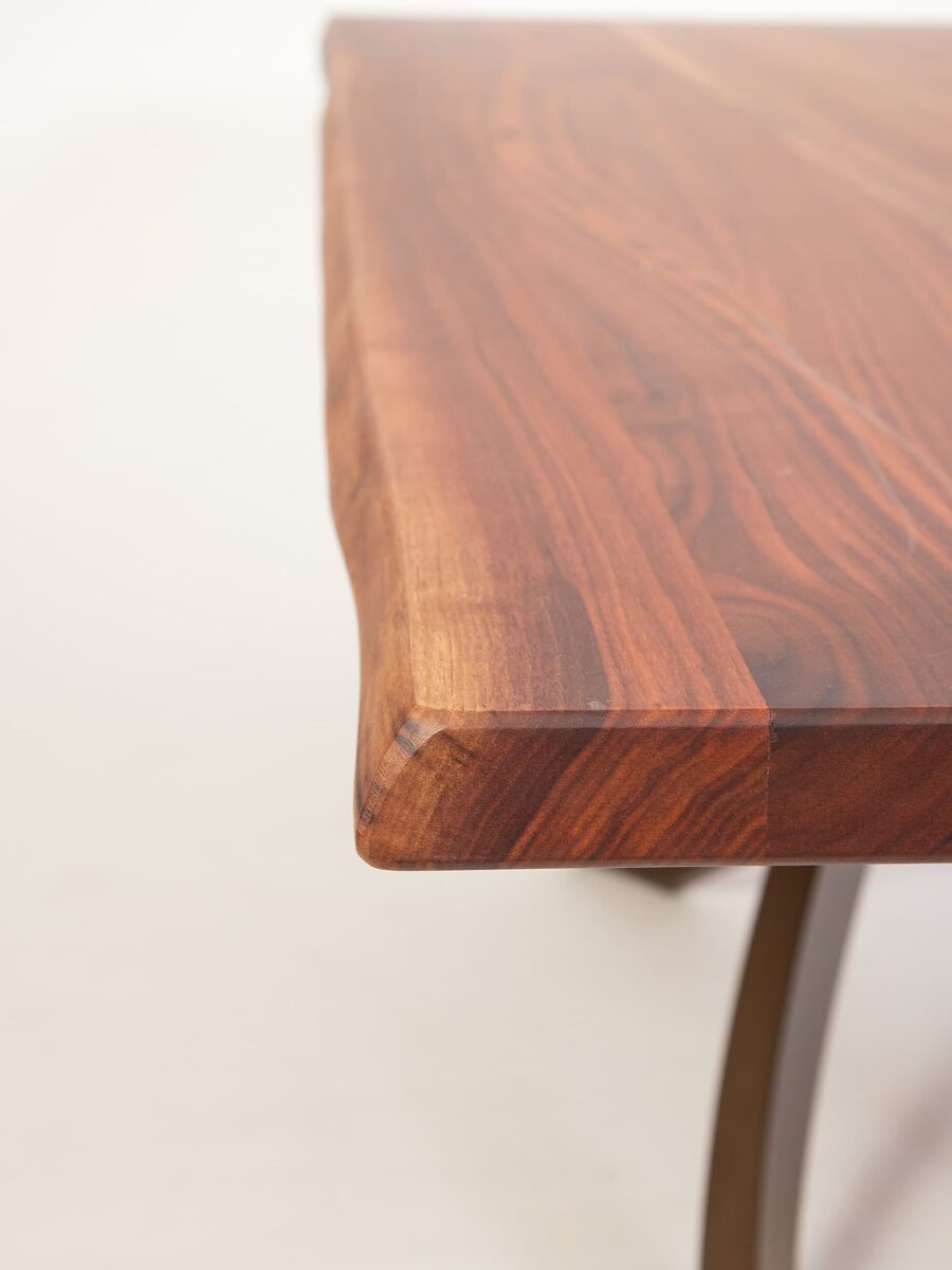 Bontempi Artistico Dining Table Walnut Wooden Top Closeup