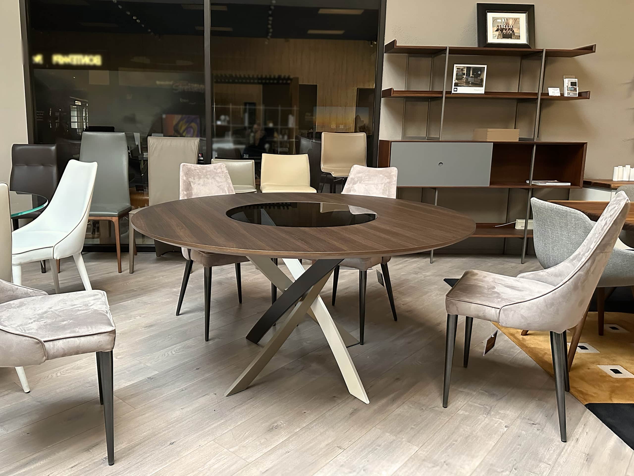 Ring back hotsell chairs and table