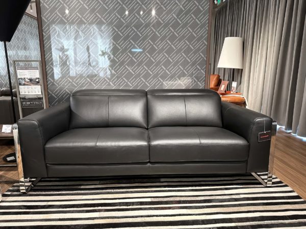 Estro Milano Montecarlo Loveseat Black