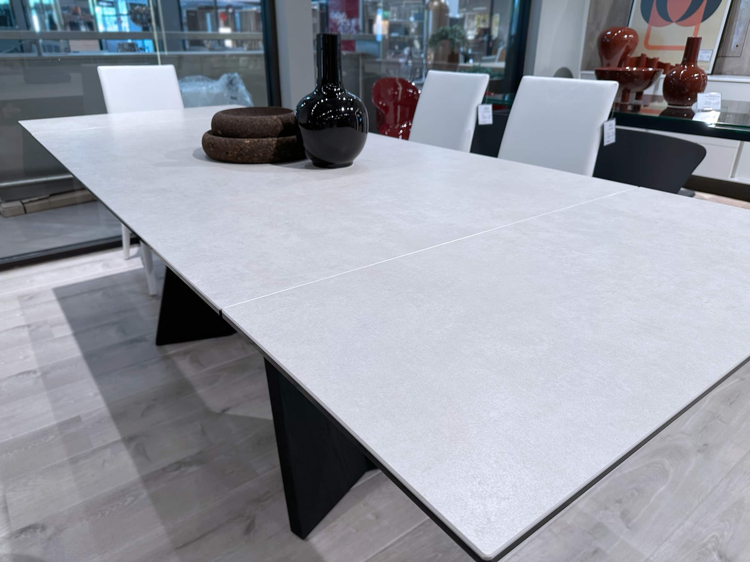 calligaris icaro ext table salt white with matt black frame