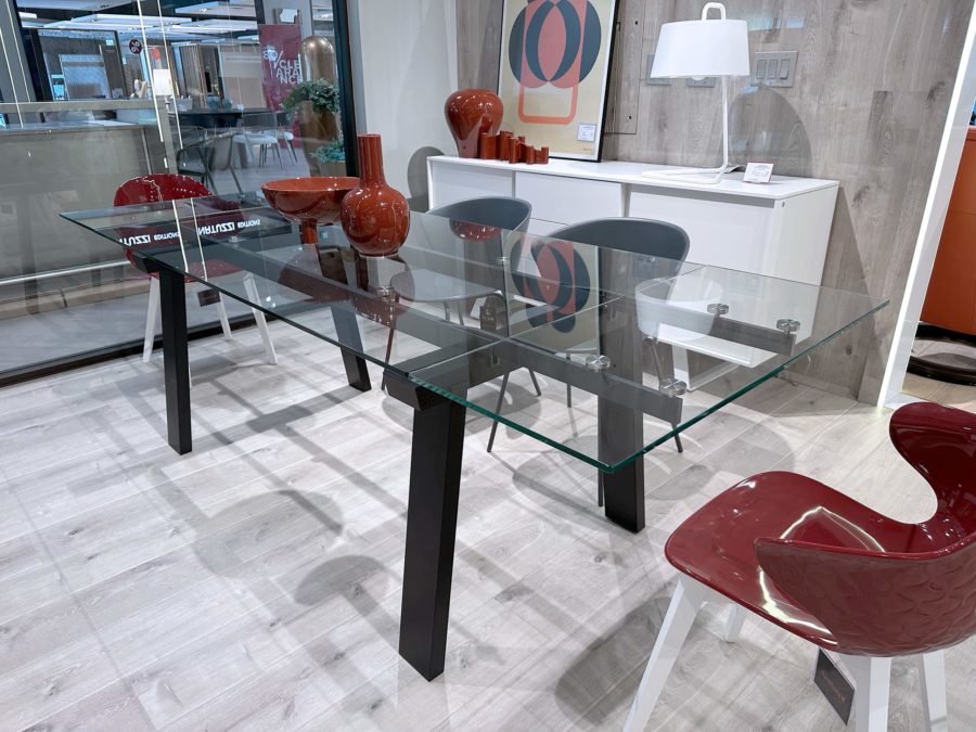 calligaris levante ext table clear glass and matt grey frame