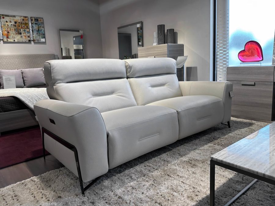 Incanto i779 Power Sofa