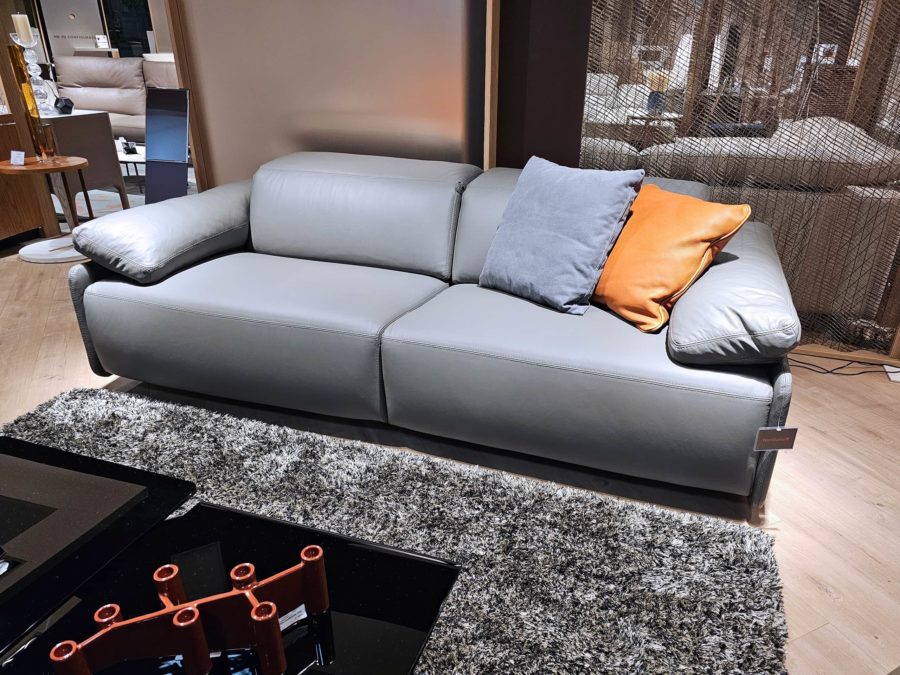 Incanto i857 Opus Power Sofa Graphite 3