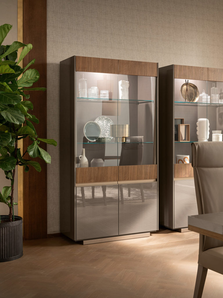 Alf Italia Corso Como 2-Door Curio Cabinet - Furnitalia | Italian