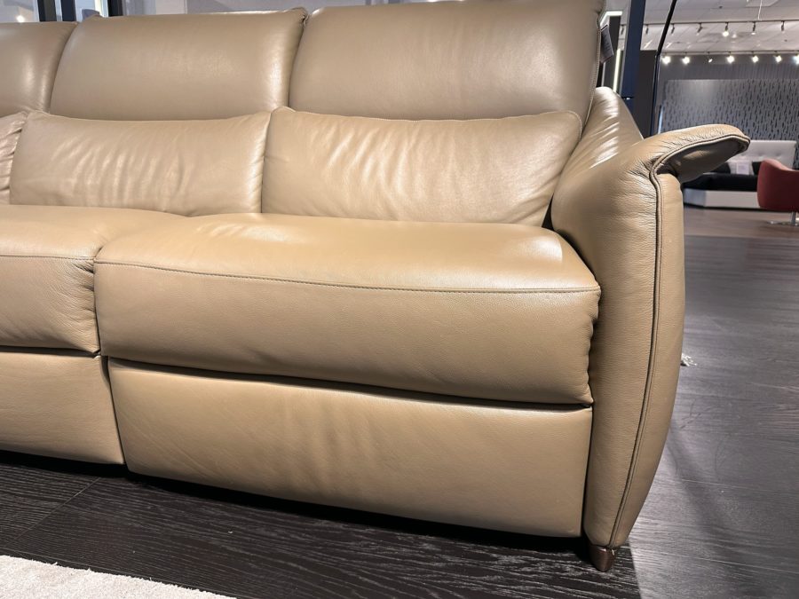 Natuzzi Italia Plie 3pc Power Sofa LeMans Dark Sand 4