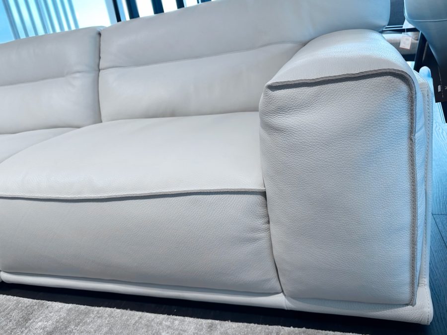 Natuzzi Italia Dorian 4pc Sectional White 4