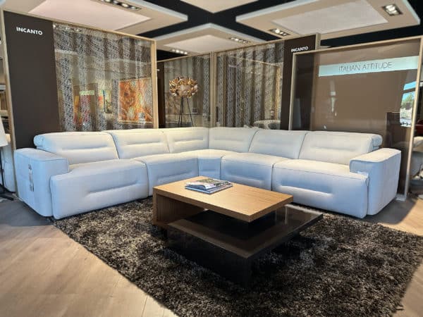 Incanto i893 Club 5pc sectional