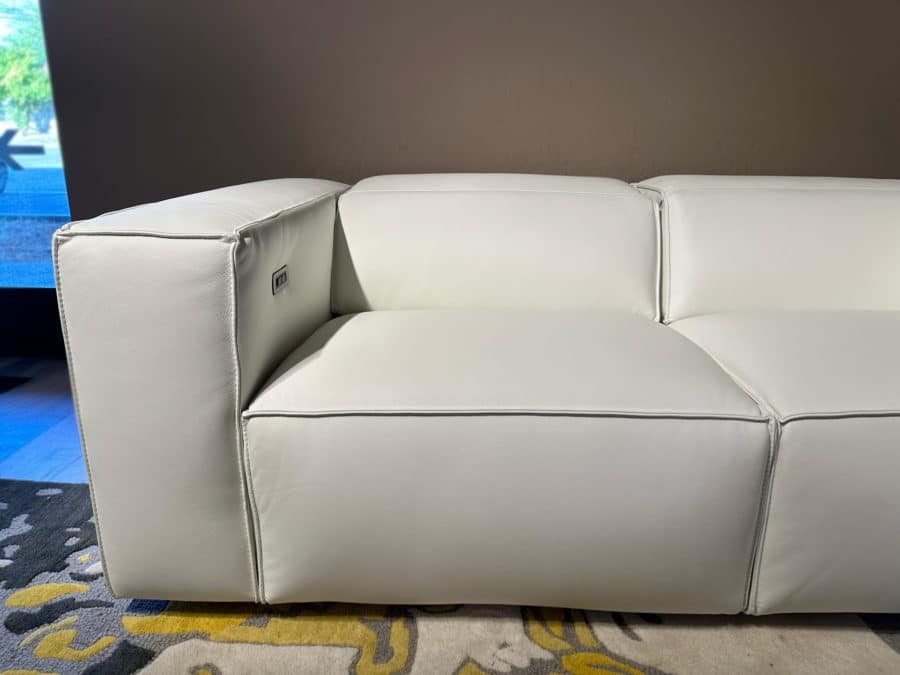 Incanto i923 5pc sectional 4