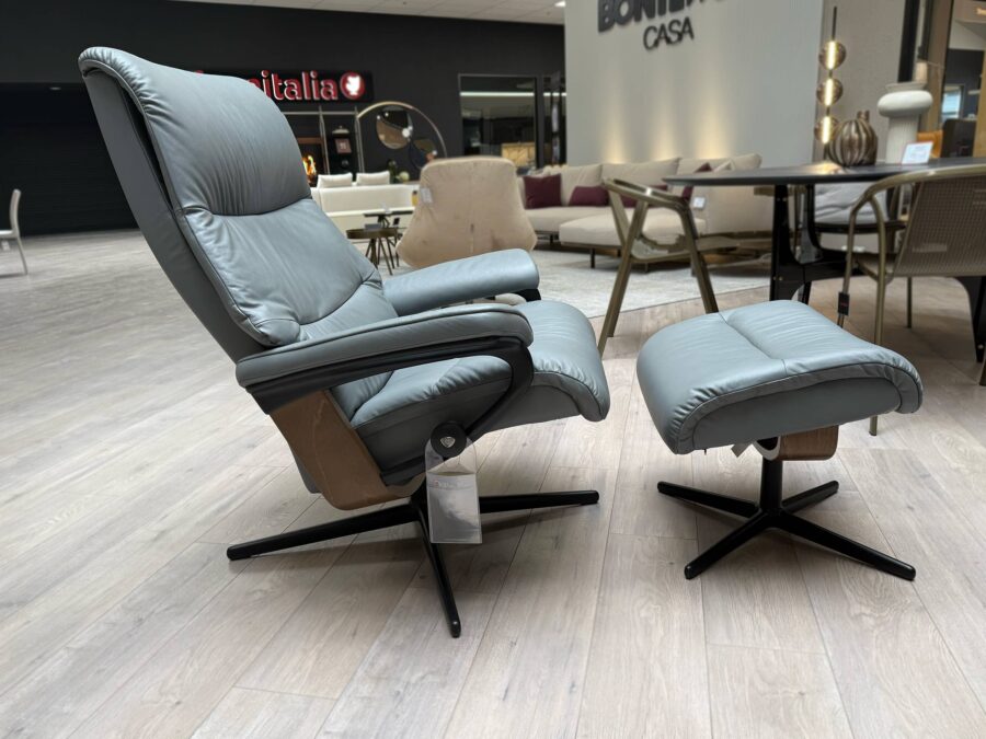 Stressless View L with Cross Base in Paloma Neutral Grey leather and Matt Black metal base