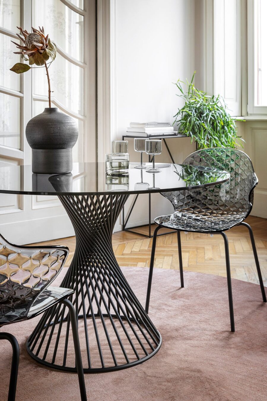 Vortex Round Table Calligaris Vortex Round Table - Furnitalia | A Conversation Catalyst
