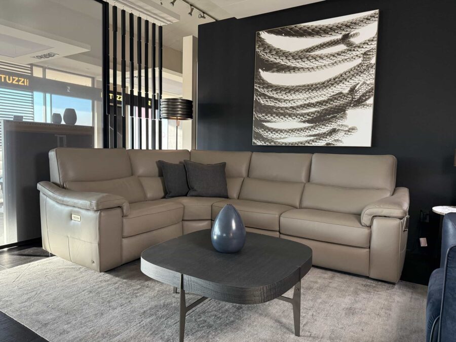Natuzzi Italia - Rock 3062 4pc Power Sectional Light Grey showroom view