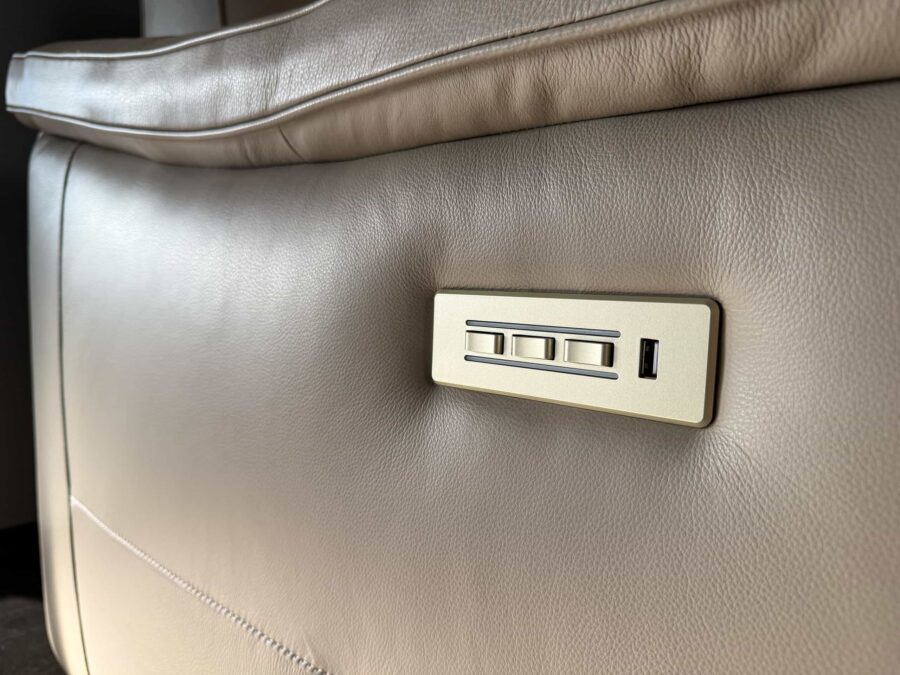 Natuzzi Italia - Rock 3062 4pc Power Sectional Light Grey close up view on the power controls