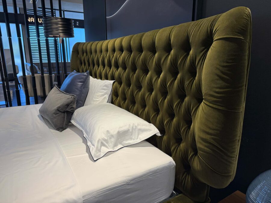 Natuzzi Italia Dolcevita King Bed Olive Green 4