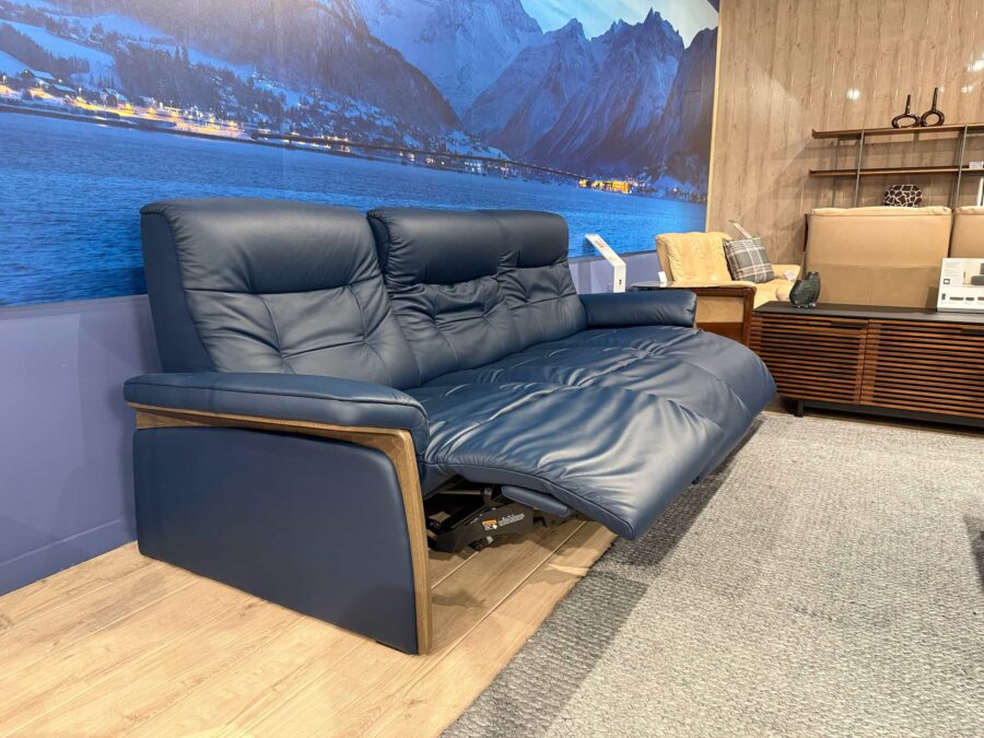 Stressless Mary 3-seat Power Sofa Oxford blue Wood Arms 5
