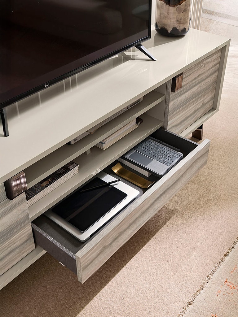 Alf Italia Jupiter TV Base Closeup 2