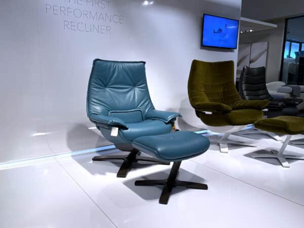 Natuzzi Italia Re-Vive Linear Queen Blue